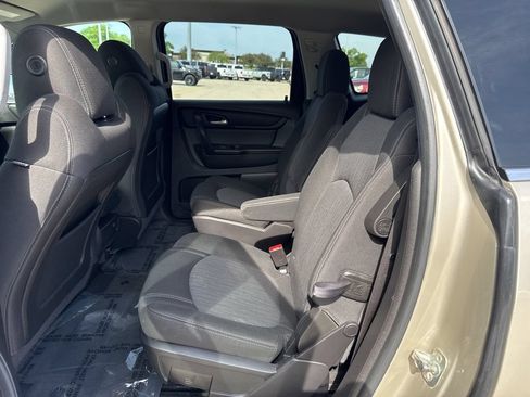 Used 2016 Chevrolet Traverse LT w/ Style and Technology Package FWD image 19