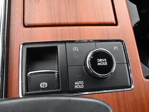 Used 2024 Lincoln Navigator Premiere AWD/4WD image 27