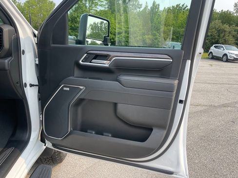 Used 2025 Chevrolet Silverado 3500 LTZ w/ LTZ Plus Package AWD/4WD image 20