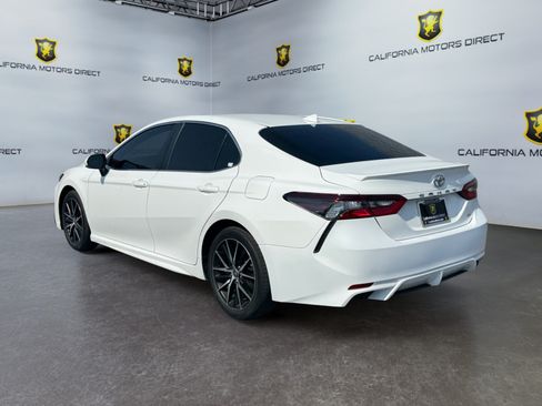 Used 2022 Toyota Camry SE FWD image 3