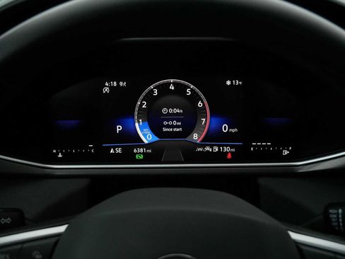 Certified 2025 Volkswagen Taos SE AWD/4WD image 21