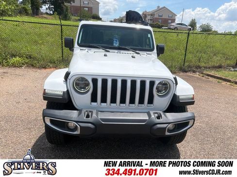 Used 2021 Jeep Wrangler Unlimited Sahara AWD/4WD image 2