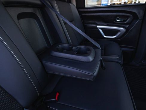 Used 2018 Nissan Titan PRO-4X image 39