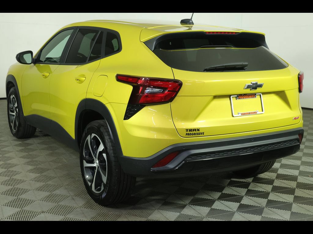 Certified 2025 Chevrolet Trax RS w/ Driver Confidence Package FWD image 14