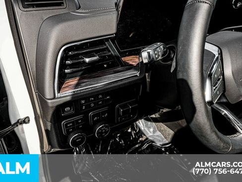 Used 2025 Chevrolet Tahoe Z71 w/ Comfort Package AWD/4WD image 37