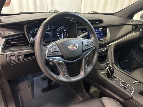 Used 2022 Cadillac XT5 Premium Luxury w/ LPO, Floor Liner Package FWD image 2