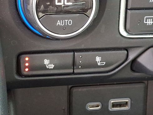 Used 2021 Chevrolet Tahoe Z71 w/ Z71 Signature Package image 24