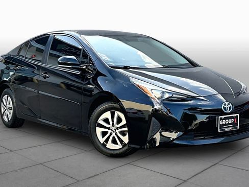 Used 2016 Toyota Prius Four FWD image 3