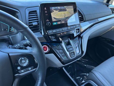 Used 2024 Honda Odyssey Elite image 19