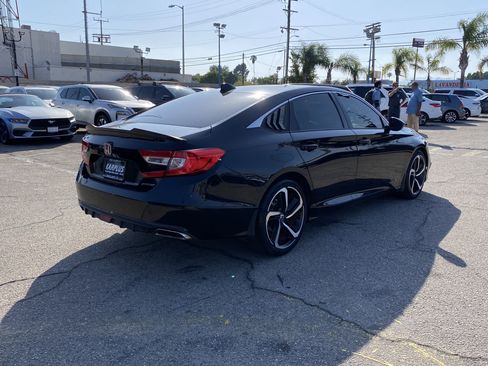 Used 2018 Honda Accord Sport image 7