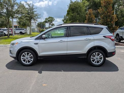 Used 2018 Ford Escape SE w/ SE Sync 3 Package FWD image 7
