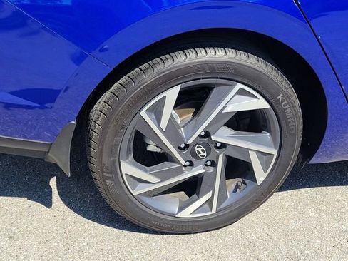 Certified 2025 Hyundai Elantra Sport image 25