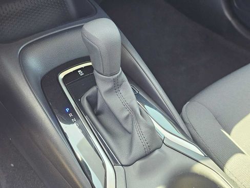 Certified 2025 Toyota Corolla LE FWD image 31