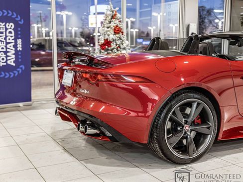 Used 2016 Jaguar F-TYPE R image 12