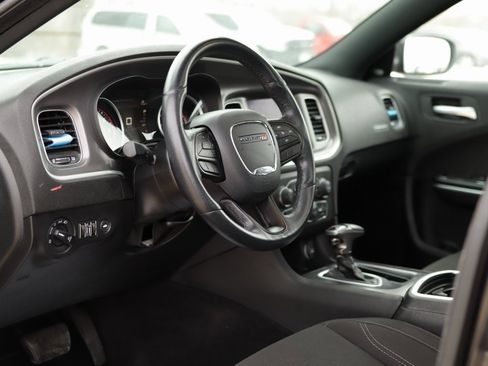 Used 2021 Dodge Charger SXT w/ Driver Convenience Group image 9