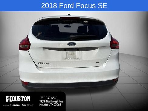 Used 2018 Ford Focus SE FWD image 6