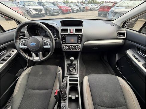 Used 2017 Subaru Crosstrek 2.0i Premium AWD/4WD image 4