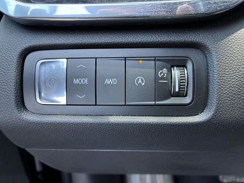 Used 2025 GMC Acadia Elevation w/ Elevation Premium Package AWD/4WD image 37