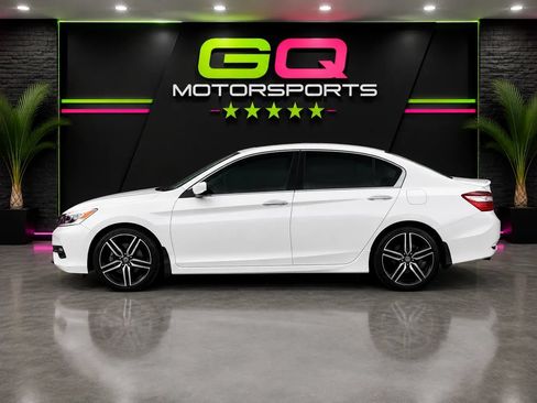 Used 2017 Honda Accord Sport Special Edition image 4
