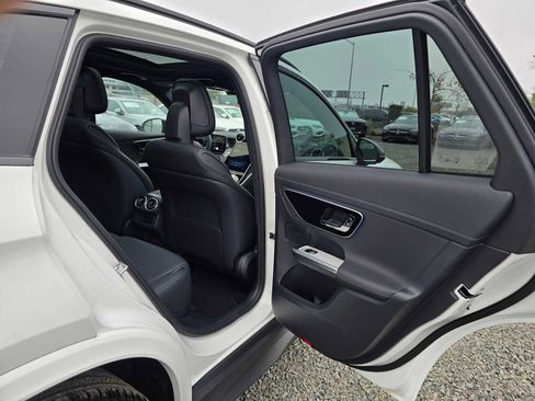 New 2026 Mercedes-Benz GLC 300 4MATIC image 14