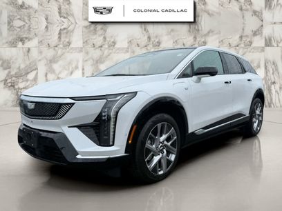 Used 2025 Cadillac Optiq Luxury 1
