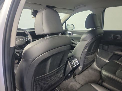 Certified 2025 Kia Sorento EX image 17