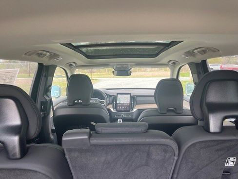Used 2025 Volvo XC90 B6 Plus AWD/4WD image 10