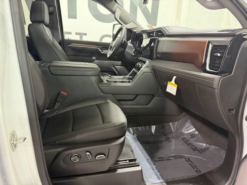 New 2026 GMC Sierra 2500 Denali w/ Denali Reserve Package AWD/4WD image 30