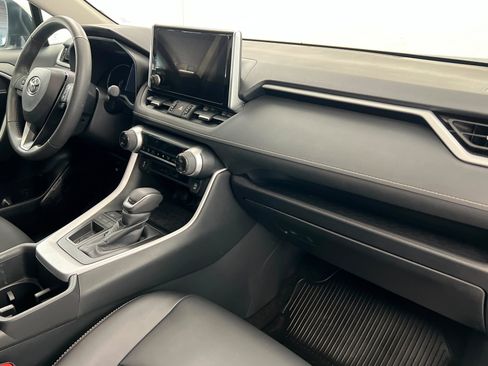 Used 2025 Toyota RAV4 XLE Premium image 25