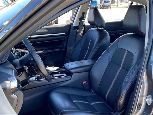 Used 2024 Nissan Altima 2.5 SR image 8