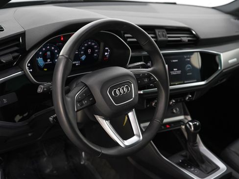 Used 2025 Audi Q3 2.0T Premium image 22