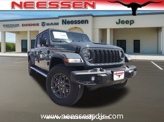 New 2025 Jeep Gladiator Sport video 1