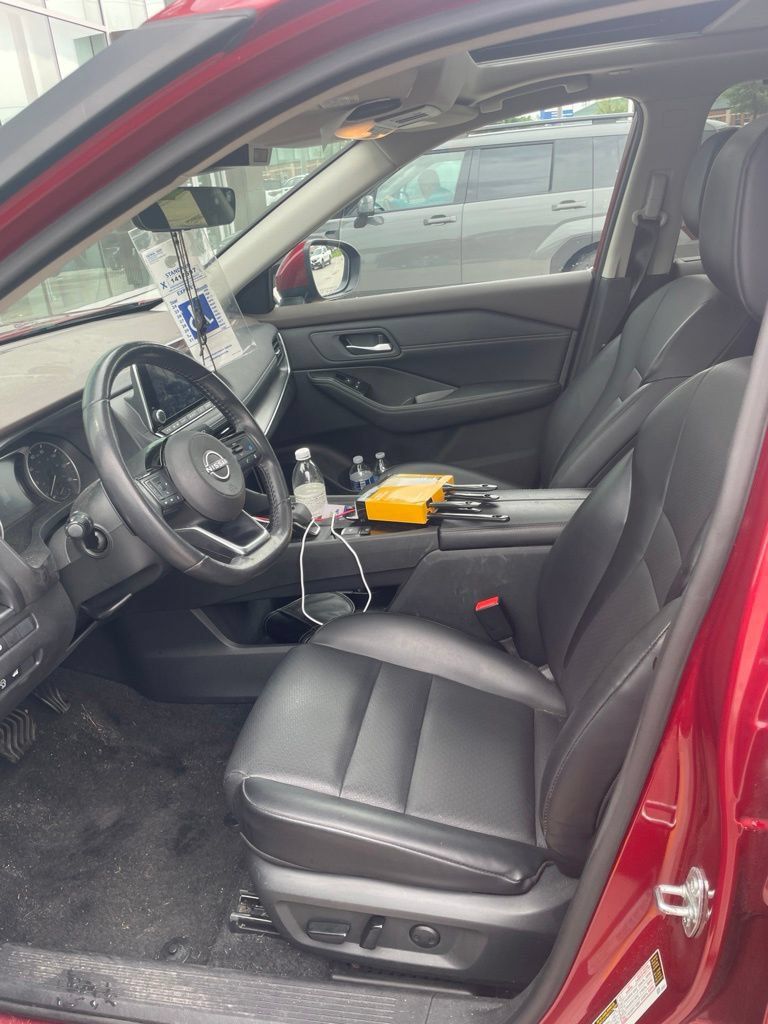 Used 2023 Nissan Rogue SV w/ SV Premium B Package AWD/4WD image 6