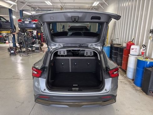 Used 2025 Chevrolet Trax ACTIV FWD image 10