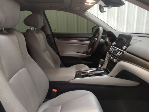 Used 2020 Honda Accord EX image 21