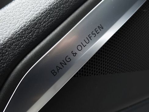 Used 2024 Audi Q8 e-tron Premium Plus image 28