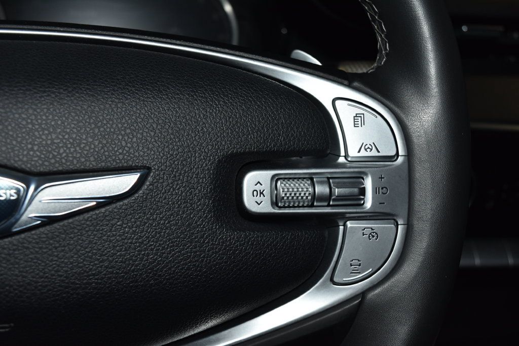 Used 2025 Genesis GV70 2.5T AWD/4WD image 9
