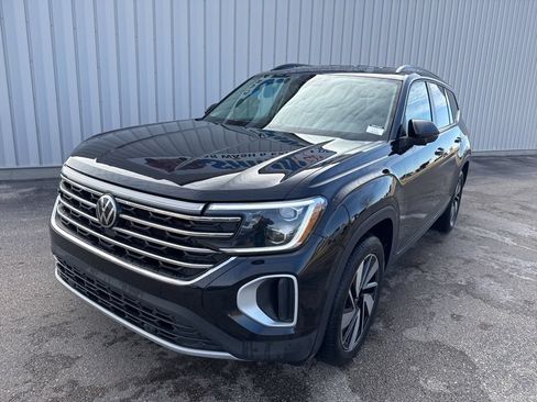 Used 2025 Volkswagen Atlas SE AWD/4WD image 8