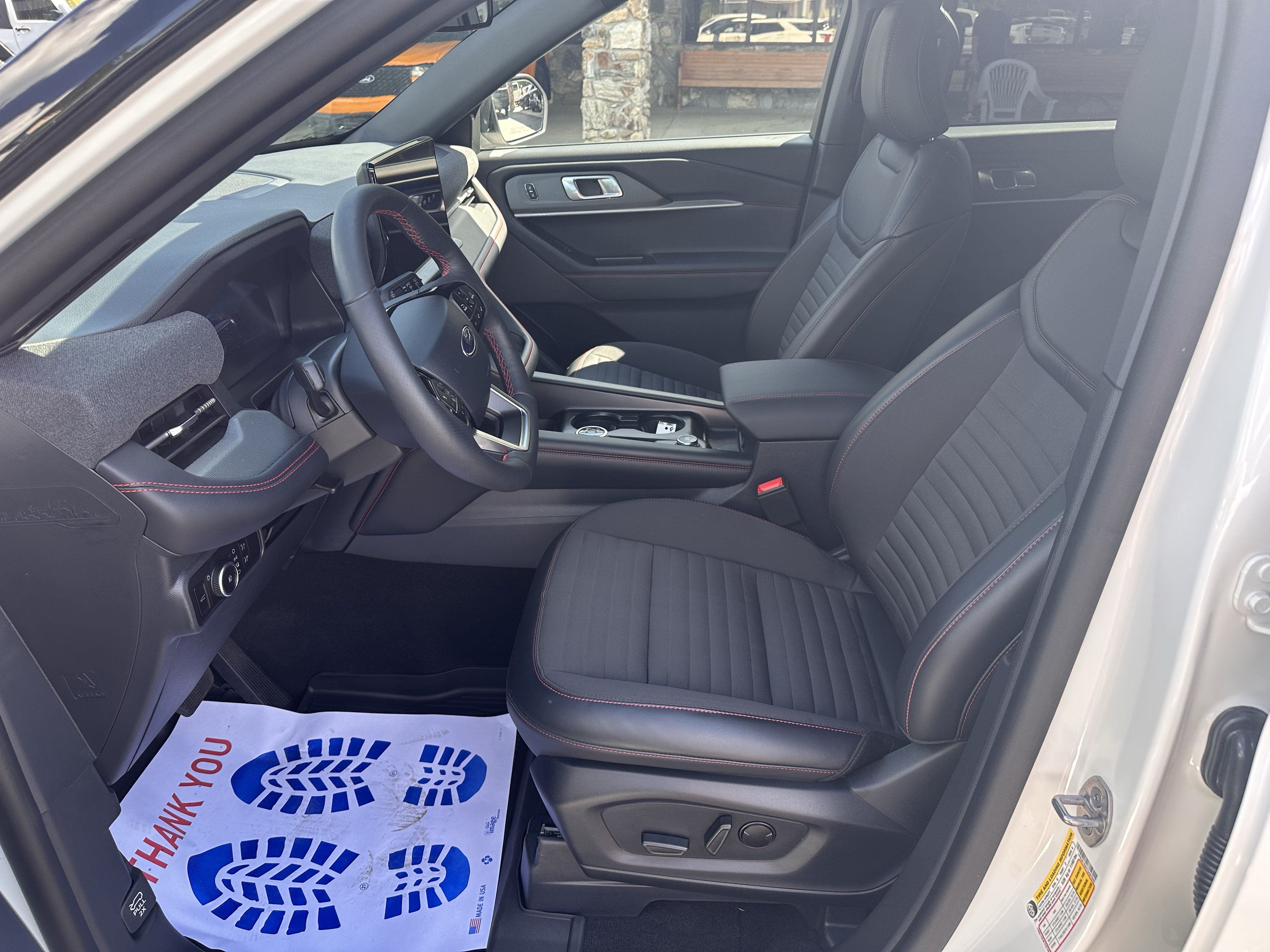 Used 2026 Ford Explorer ST-Line w/ ST-Line Street Pack RWD image 6