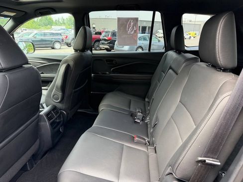 Used 2023 Honda Passport EX-L image 9