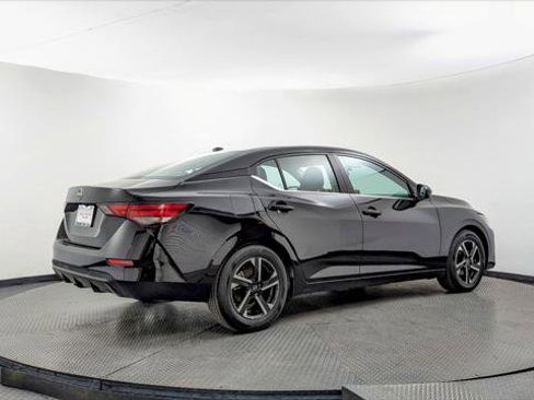 Used 2025 Nissan Sentra SV image 7