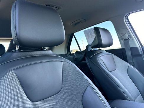 Certified 2024 Kia Niro EX image 18