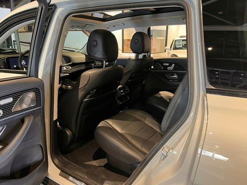 Used 2024 Mercedes-Benz GLS 580 4MATIC image 22