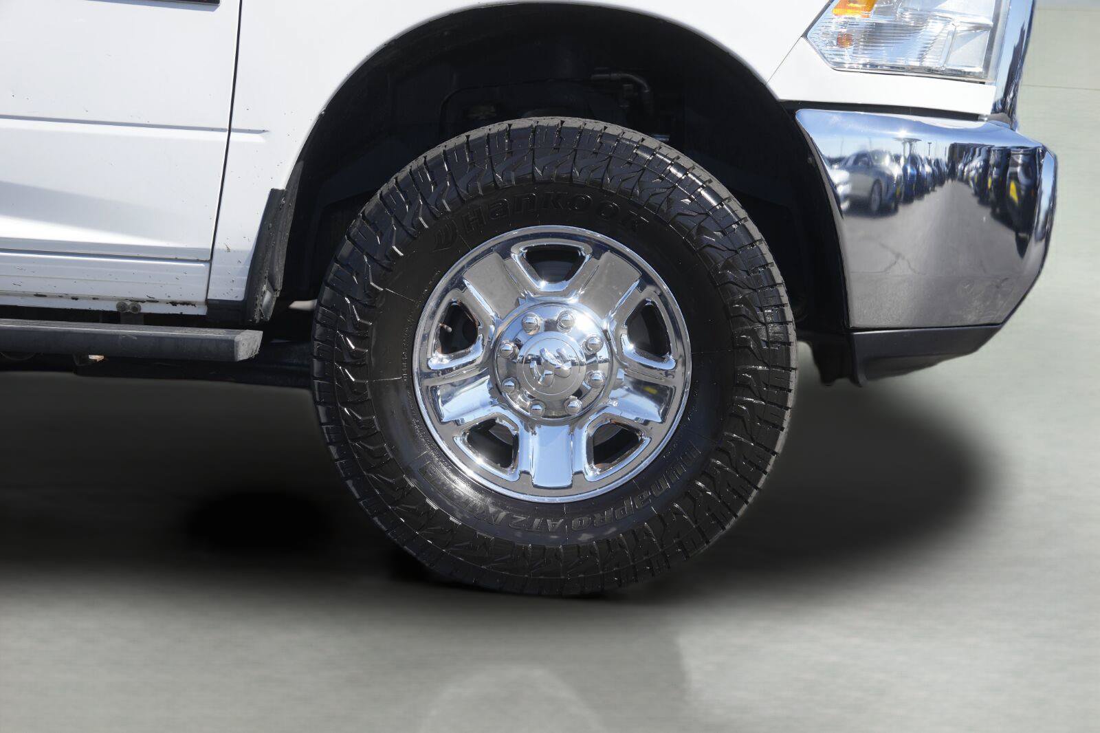 Used 2017 RAM 2500 Tradesman w/ Chrome Appearance Group AWD/4WD image 4