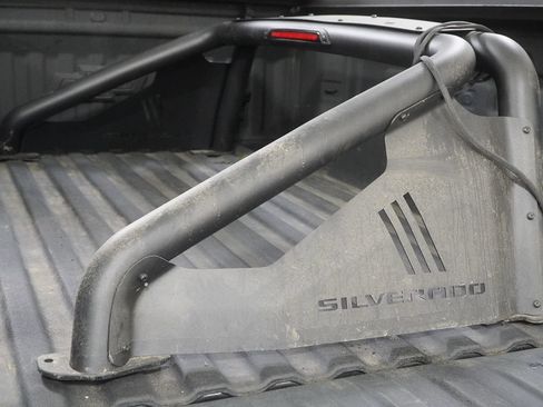 Used 2019 Chevrolet Silverado 1500 LTZ AWD/4WD image 10