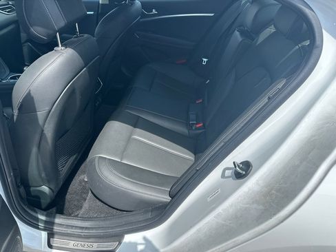 Used 2025 Genesis G70 2.5T image 20