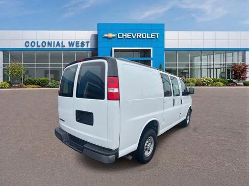 Used 2022 Chevrolet Express 2500 w/ Driver Convenience Package RWD image 12