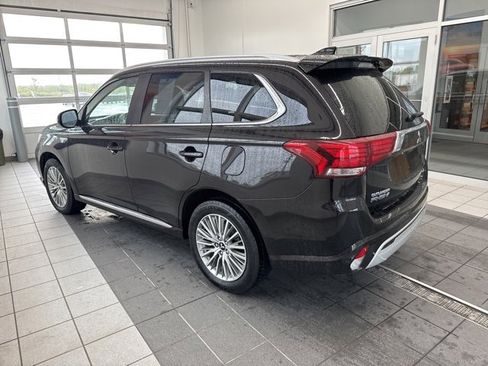 Used 2021 Mitsubishi Outlander SEL image 3