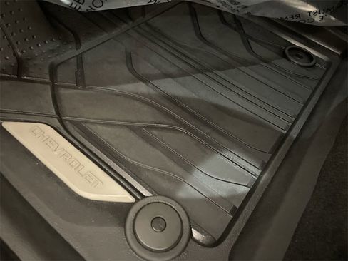 Used 2023 Chevrolet Traverse Premier image 32