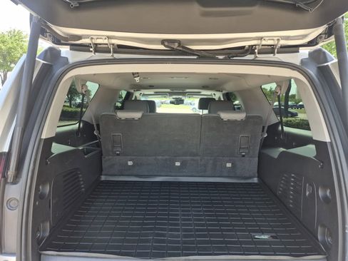 Used 2019 Chevrolet Suburban LT AWD/4WD image 9